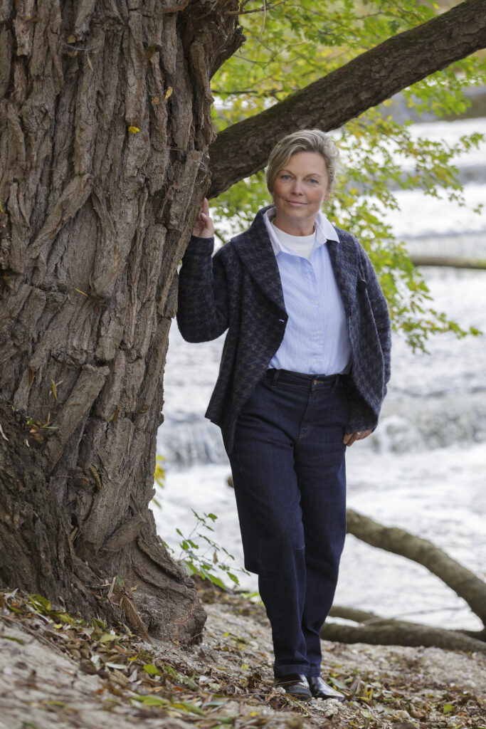 Bild von Johanna Weiner - Ihre Bürgermeisterin für Allershausen am Heinritzi Wehr am Glonnfeldpark (Ortsteile Reckmühle und Oberallershausen)